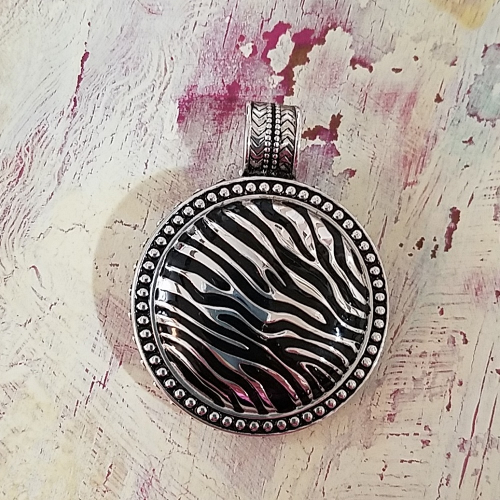 Premier Designs Zebra Necklace Charm